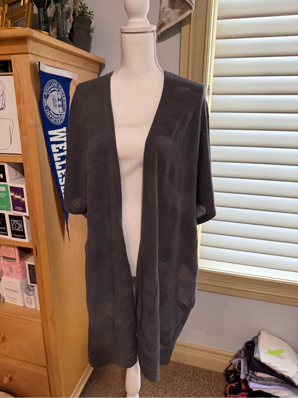 NWOT LULULEMON Lululemon Find Your Light Wrap Heathered Moonwalk OS